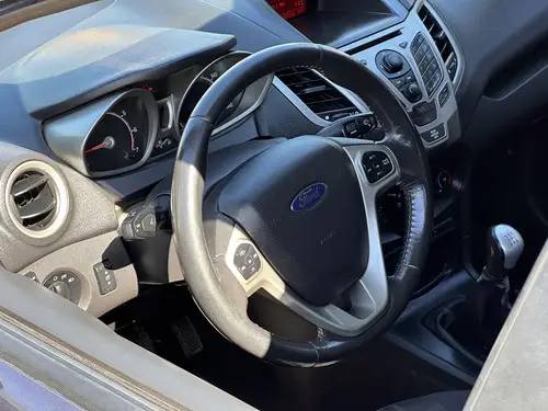 Ford Fiesta Kinetic 1.6 Design 120cv Titanium 2012