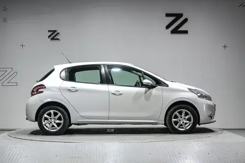 Peugeot 208 1.5 Allure Touchscreen 2016