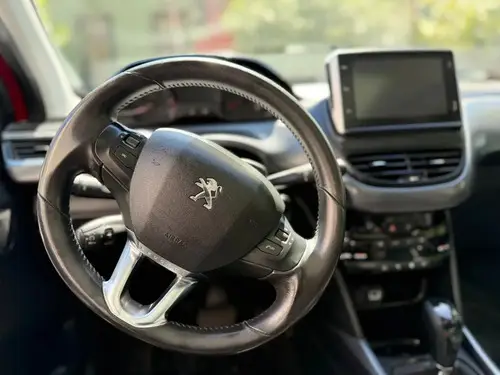 Peugeot 2008 1.6 Feline Tip 2023