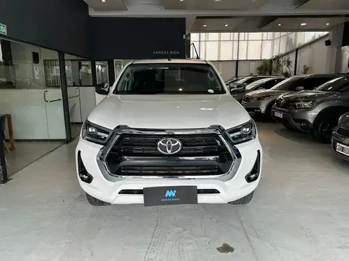 Toyota Hilux SRV 4x2 AT 2023