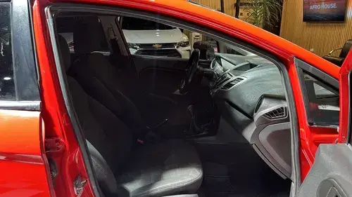 Ford Fiesta Kinetic 1.6 Design 120cv Titanium 2013