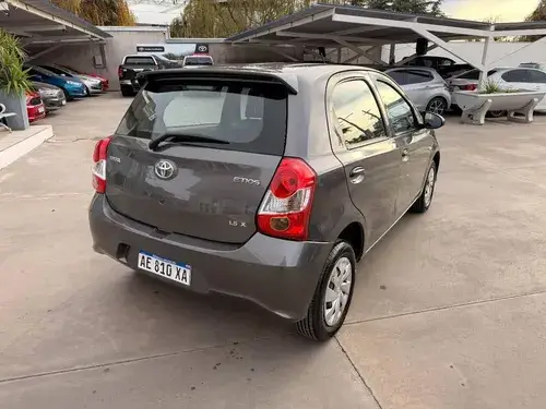 Toyota Etios 1.5 X 5p 2021