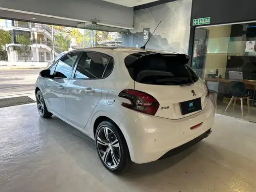 Peugeot 208 GT 1.6 THP MT 2019