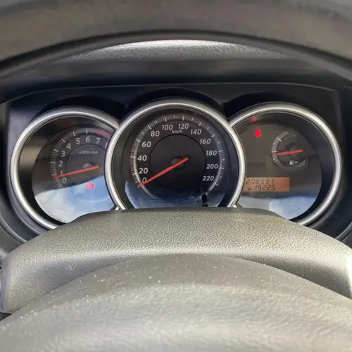 Nissan Tiida 1.8 Visia 2010