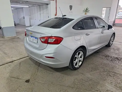 Chevrolet Cruze 1.4T LT MT 2021