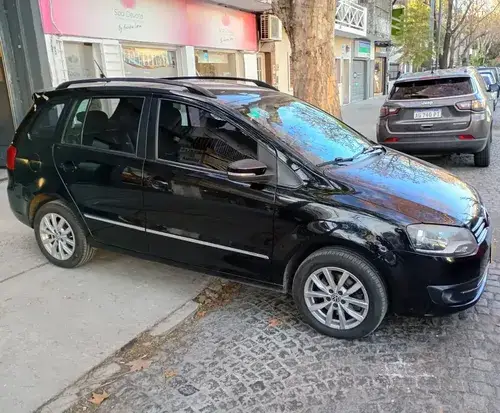 Volkswagen Suran 1.6 Highline 101cv 2013