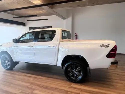 Toyota Hilux Pick-Up 2.8 Cd Sr 204Cv 4X4 At 2026