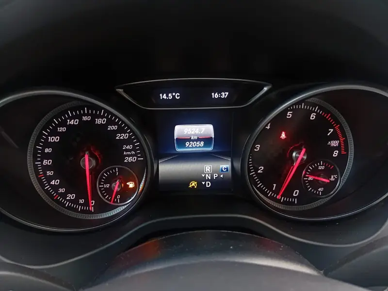 Mercedes-Benz A 200 1.6 Urban 156cv 2017