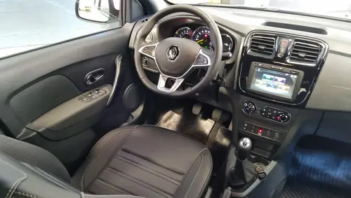 Renault Logan 1.6 16V Intense Opc. Gnc 2025