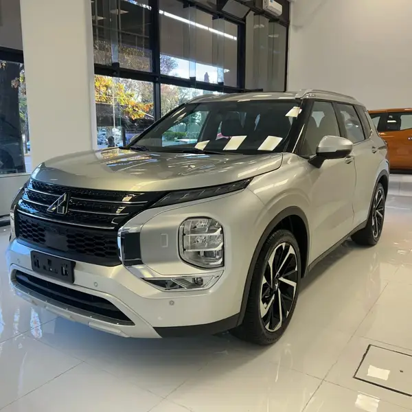 OUTLANDER 2.5L GLS 8AT 4WD Full 2026
