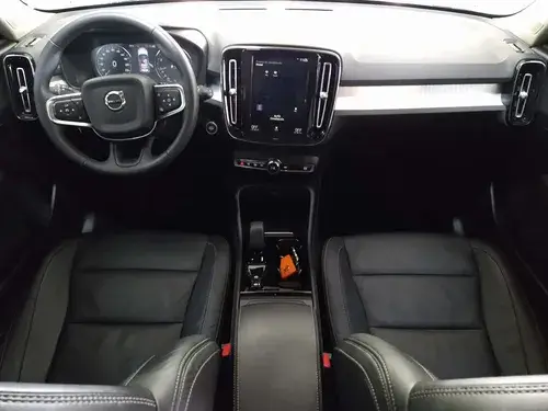 Volvo XC40 2.0t T4 Momentum Fwd 2022