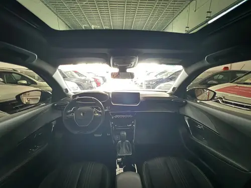 Peugeot 2008 1.0T Gt 2025