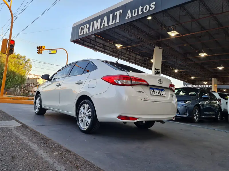 Toyota YARIS XLS 2019