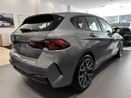 BMW 118i SportLine 2025