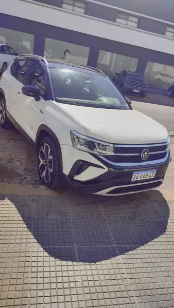 Volkswagen TAOS TAOS 1,4 250 TSI HIGHLINE A/T BITONO 2024