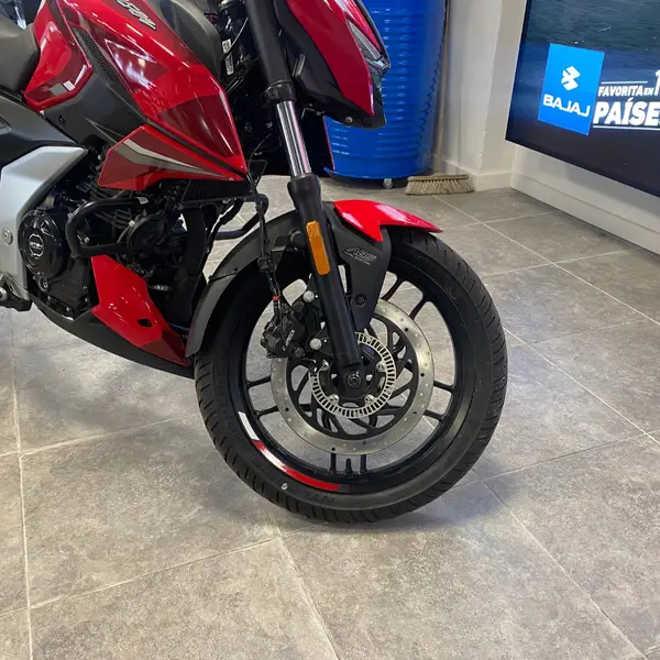 Bajaj Rouser N250 Street 2026