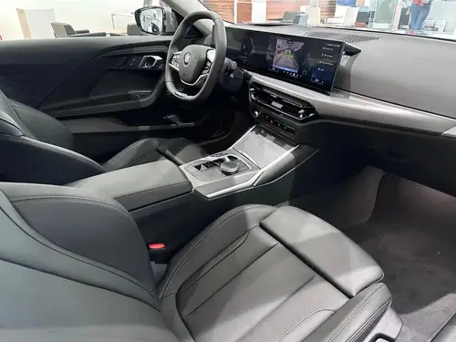 BMW 220i Coupe Advantage 2025