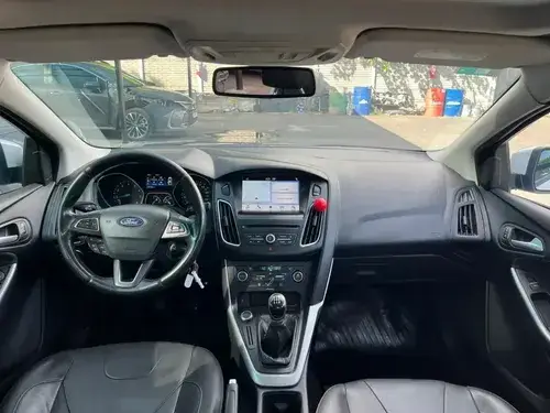 Ford Focus III 2.0 Sedan Se Plus Mt 2017