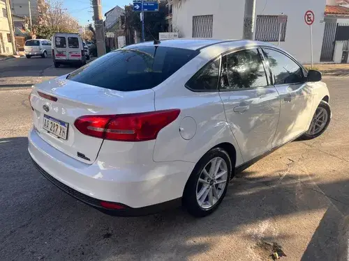 Ford Focus III 1.6 Sedan S 2016