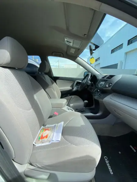 Toyota RAV 4 4X2 A/T FULL 2012