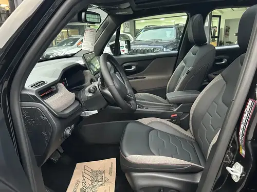 Jeep Renegade 1.3T Sahara At6 Fwd 2027
