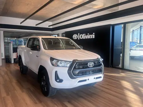 Toyota Hilux Pick-Up 2.8 Cd Sr 204Cv 4X4 At 2026
