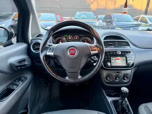 Fiat Punto 1.4 Attractive Pack Top Uconnect 2016