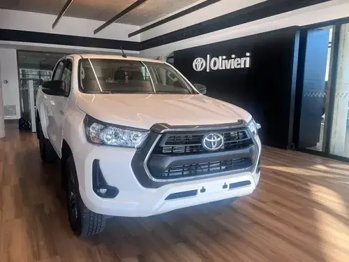 Toyota Hilux Pick-Up 2.8 Cd Sr 204Cv 4X4 At 2026