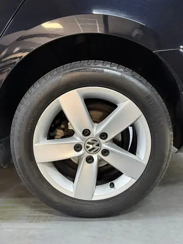 Volkswagen Vento 2.5 170HP ADVANCE PLUS TIPTRONIC L15 2016