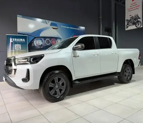 Toyota Hilux Pick-Up 2.8 Cd Srv 177cv 4x2 At 2024