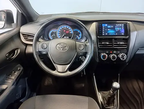 Toyota Yaris 5 puertas 1.5 Xs L/22 2024
