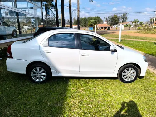 Toyota Etios 1.5 Sedan Xls 2017