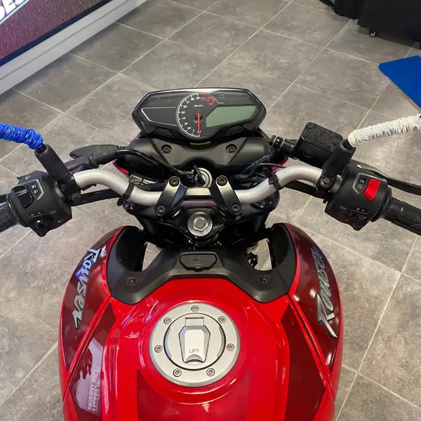 Bajaj Rouser N250 Street 2026