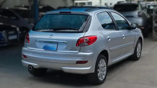 Peugeot 207 1.6 Feline 106cv Tiptronic 2013