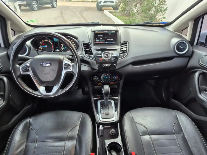 Ford Fiesta 1.6L TITANIUM POWERSHIF 2015