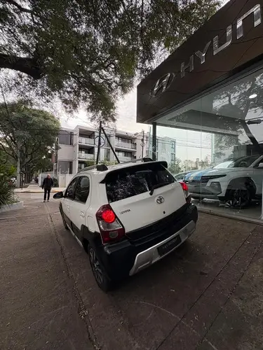 Toyota Etios Cross 1.5 Mt 2014