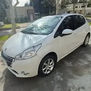 Peugeot 208 1.6 Allure Nav Tiptronic 2016