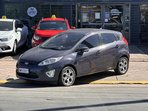 Ford Fiesta Kinetic 1.6 Design 120cv Titanium 2012