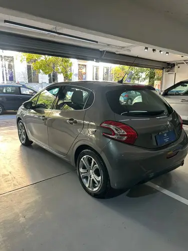 Peugeot 208 1.6 Feline 2013