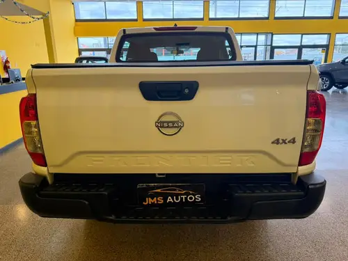 Nissan Frontier 2.3 Se Cd 4x4 Mt 2023