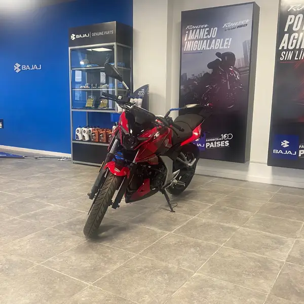 Bajaj Rouser N250 Street 2026