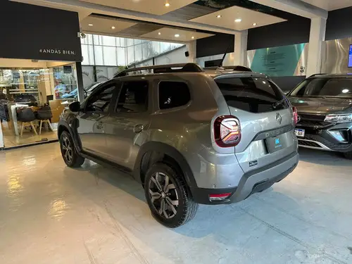 Renault Duster Iconic 1.3T 4x4 MT 2025