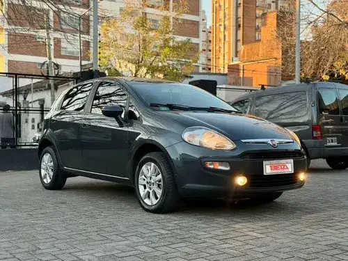 Fiat Punto 1.4 Attractive Pack Top Uconnect 2016