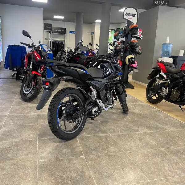 Bajaj Rouser P150 Street 2026