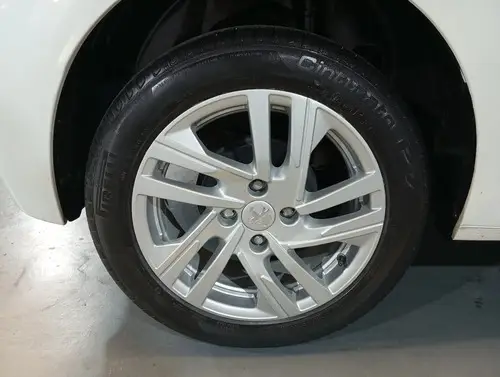 Peugeot 208 1.6 Active 2021