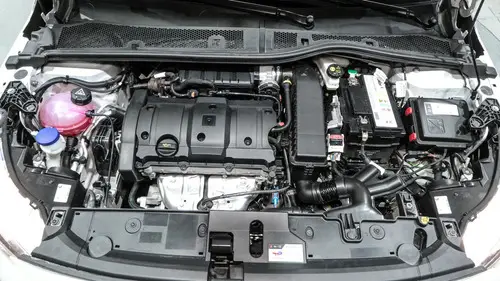 Peugeot 208 1.6 Allure At 2025