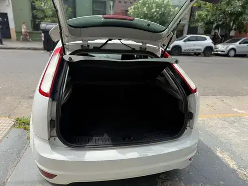 Ford Focus 2 1.6 Trend Sigma 5P 2012
