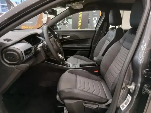Jeep Avenger Altitude T200 Full Nueva Linea Stock! 2027