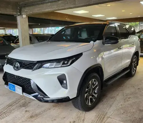 Toyota Hilux SW4 2.8 Tdi Diamante Ii 4x4 7as 6at 2023