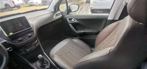 Peugeot 2008 FELINE 1.6 2018